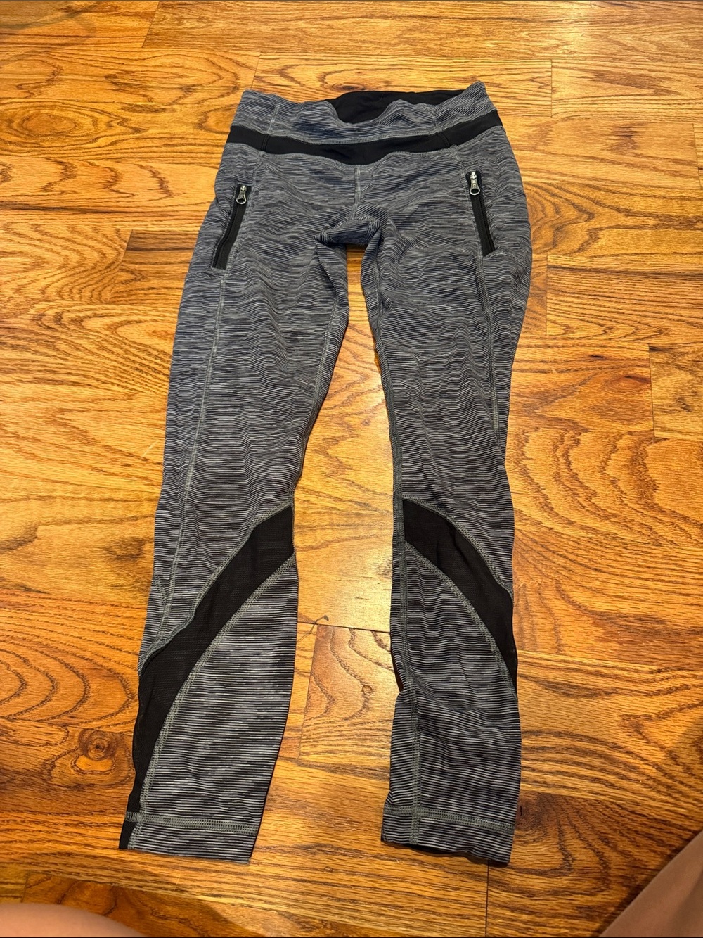 Lulu lemon Grey Heather Active Leggings with Black Mesh